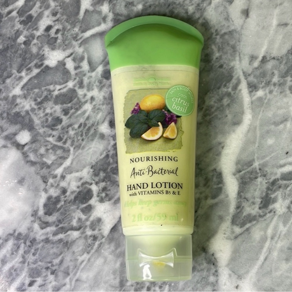 Bath and Body‎ Works Anti Bacterial Hand Lotion
